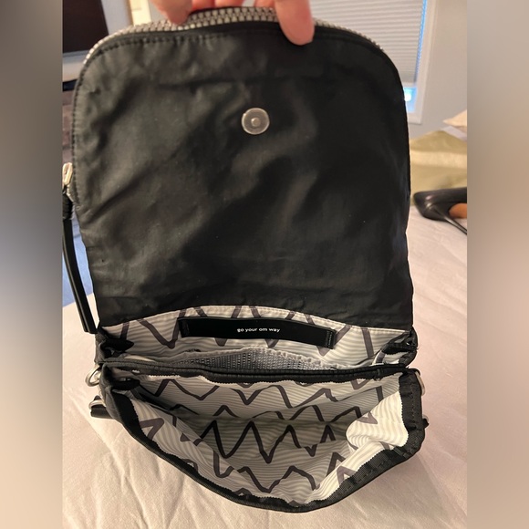 Lululemon Black Crossbody Bag - Picture 4 of 15